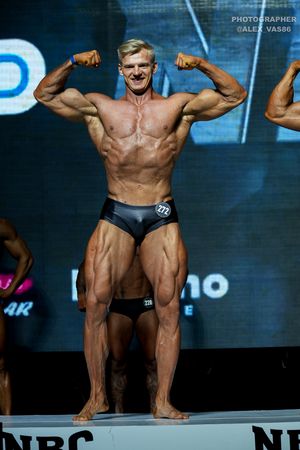 CLASSIC PHYSIQUE НОВИЧКИ